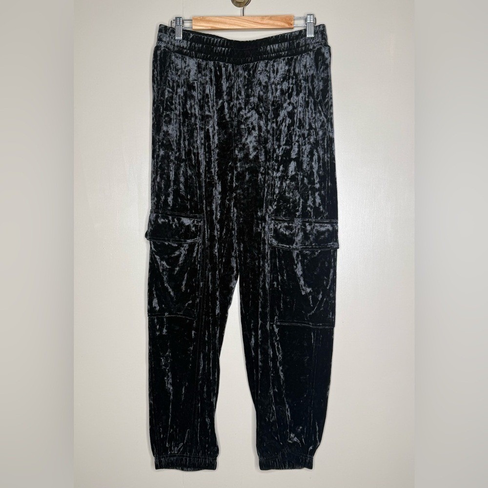 Jessica Simpson Black Crushed Velvetโ Cargo Joggers Women's M Y2K Streetwear